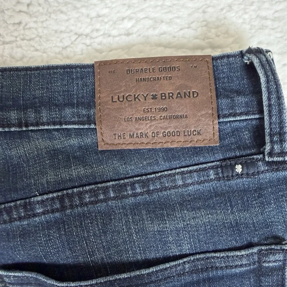 Lucky Brand 223 Straight Men's Blue Denim Jeans Size 38x30 Pants Stretch